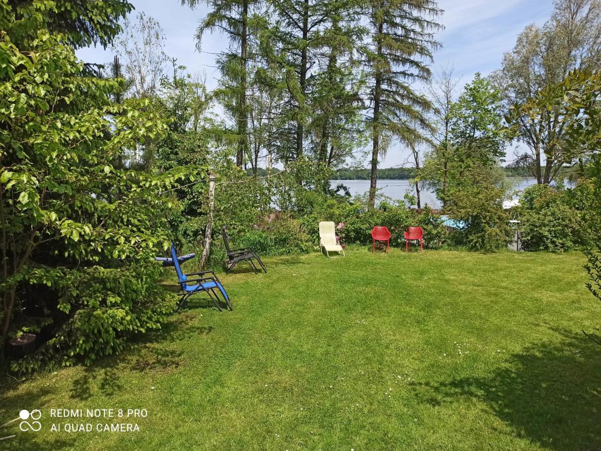 Vila Dom Z Ogrodem Laka  Exteriér fotografie