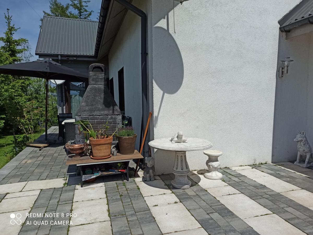 Vila Dom Z Ogrodem Laka  Exteriér fotografie