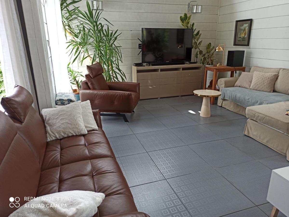 Vila Dom Z Ogrodem Laka  Exteriér fotografie