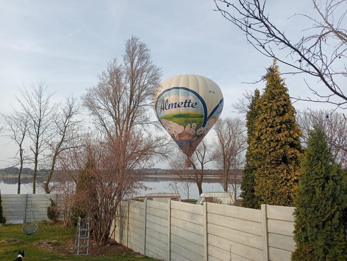 Vila Dom Z Ogrodem Laka  Exteriér fotografie